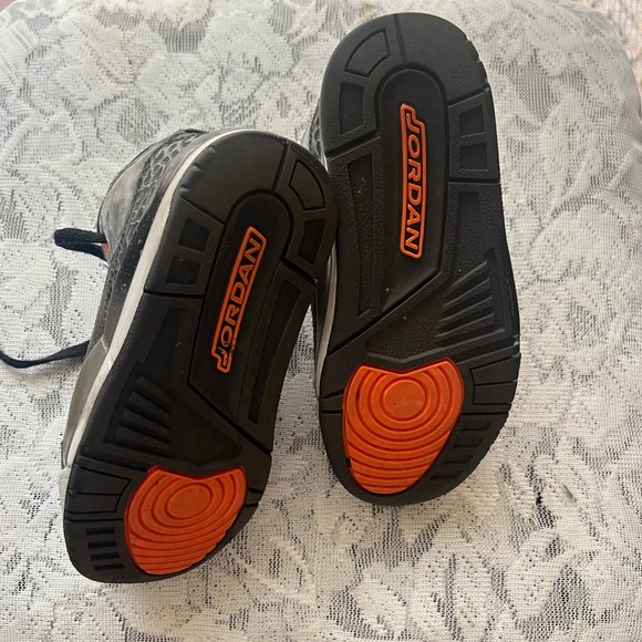 12c Jordan 3s - Picture 5 of 7